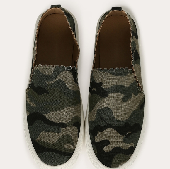 👣MATA TRAFERS Coco5😎 Scalloped Trim Slip on Sneaker Easy on/off great value - Picture 3 of 14